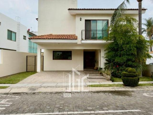 CASA EN VENTA EN JARDÍN REAL, ZAPOPAN | COTO 11 | 3 RECÁMARAS