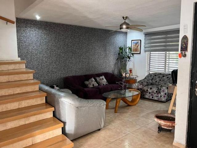Casa en Venta en Jardines de Andalucía, Guadalupe N.L
