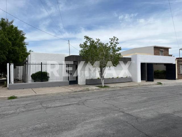 CASA EN VENTA EN JARDINES DE CALIFORNIA