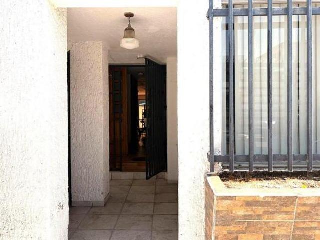 Casa en venta para remodelar en Jardines de Guadalupe