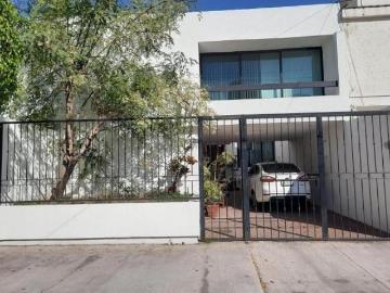 Casa en venta en Jardines de Guadalupe Zapopan Zona Galerias