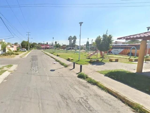 Casa en venta en Jardines de La Hacienda, Tlajomulco de Zúñiga, Jalisco
