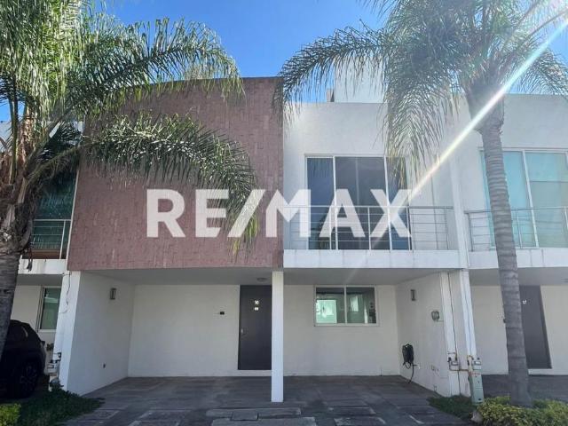 CASA EN VENTA EN JARDINES DE LA HACIENDA