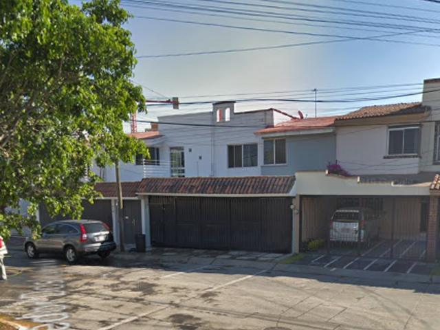 Casa en Venta en Jardines de La Patria, Zapopan, Jalisco