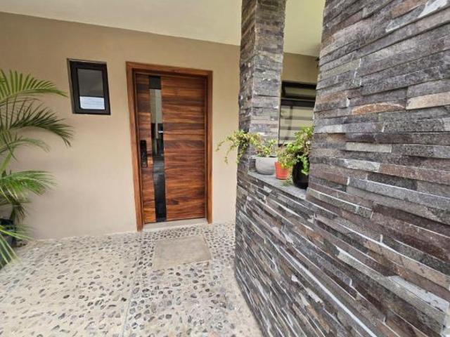 Casa en Venta en Jardines de la Patria Julio Verne 9