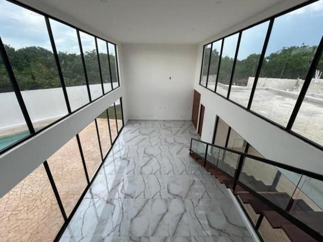 CASA EN VENTA EN JARDINES DE LA REJOYADA MÈRIDA
