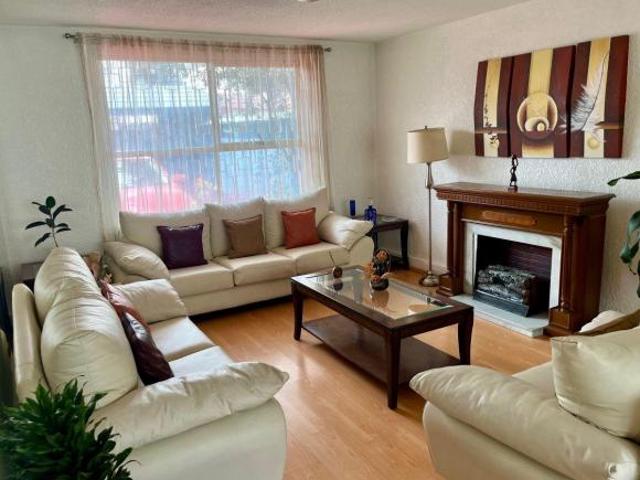 Casa en venta en Jardines de Santa Mónica