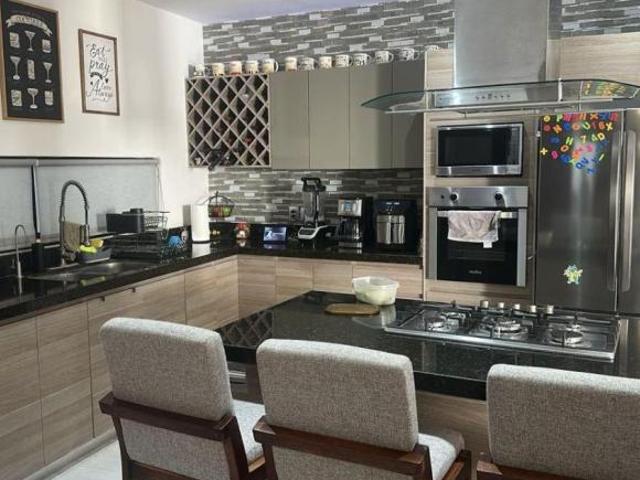 CASA EN VENTA EN JARDINES DE SANTA ATRAS DE LA IBERO LEON, CERCA DE LUX, SUBIERÉ, HOSPITAL MUGUERZA