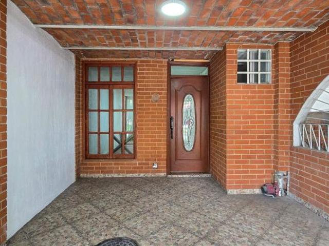 CASA EN VENTA EN JARDINES DEL VALLE