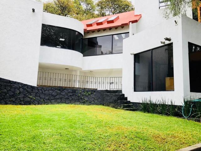 CASA EN VENTA EN JARDINES DEL AJUSCO CON JARDIN. SECC. 3