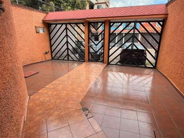 CASA EN VENTA EN JARDINES DEL ALBA, CUAUTITLÁN IZCALLI