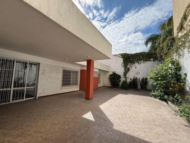 Casa en venta en Jardines del Bosque