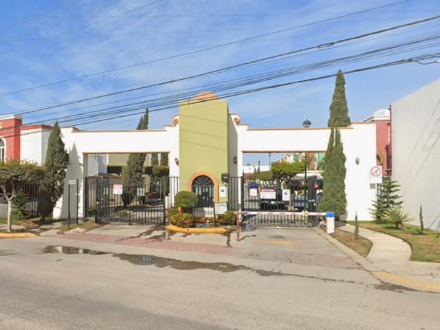 Casa en Venta en Jardines del Bosque, Mazatlán Ideal para Familias
