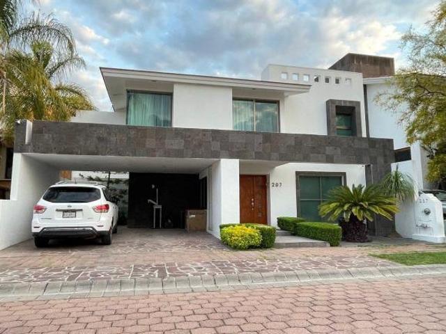 Casa en venta en Jardines del Campestre