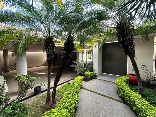 Casa en venta en Jardines del Campestre, León Gto, a 5 min del Metropolitano