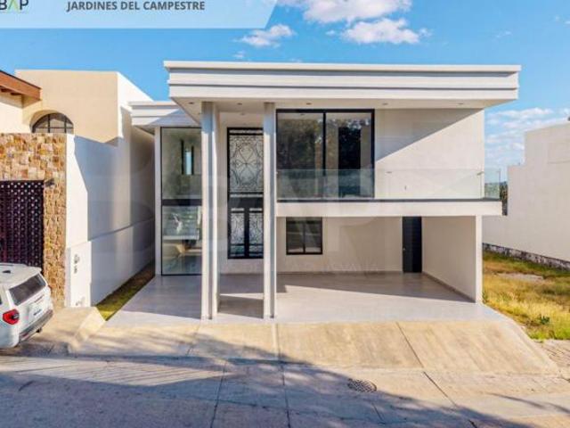 Casa en venta en Jardines del Campestre, ubicada en una de las zonas más exclusivas