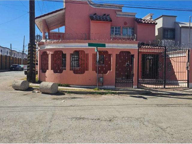 Casa en venta en Jardines del Lago, Juárez, Chihuahua