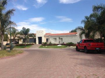 CASA EN VENTA EN JARDINES DEL LAGO