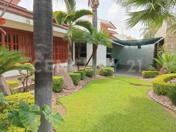 Casa en venta en Jardines del Sol