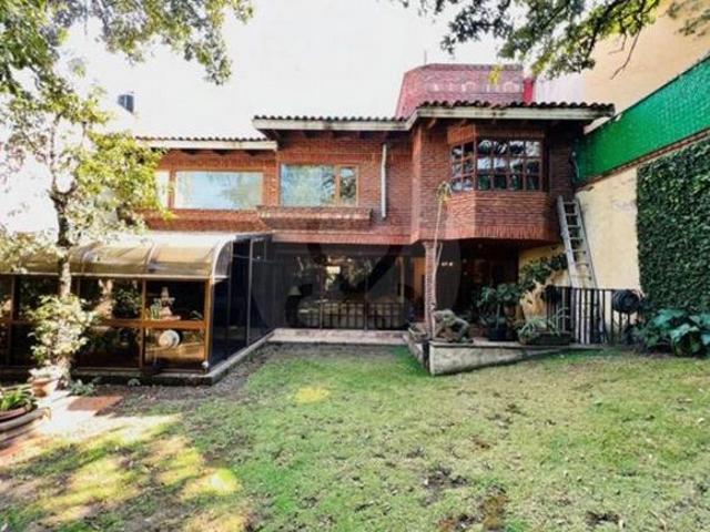 Casa en venta en Jardines en la Montaña