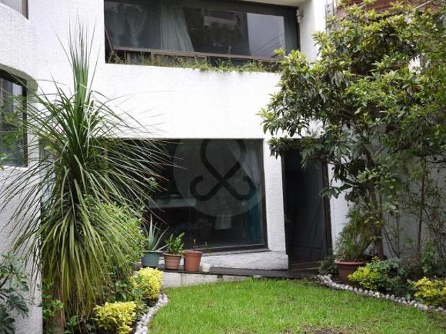 Casa en venta en Jardines en la Montaña