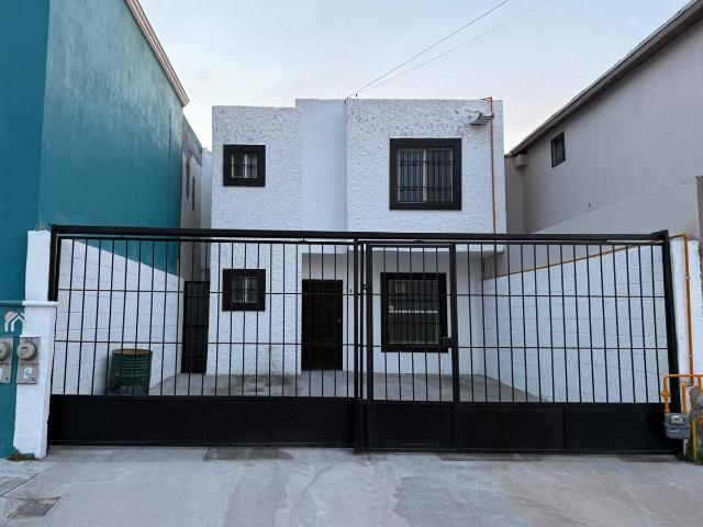 Casa en Venta en Jardines Residencial, Juárez Oportunidad en Fraccionamiento Privado