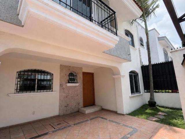 Casa en Venta en Jardines Universidad Av. Inglaterra 5779