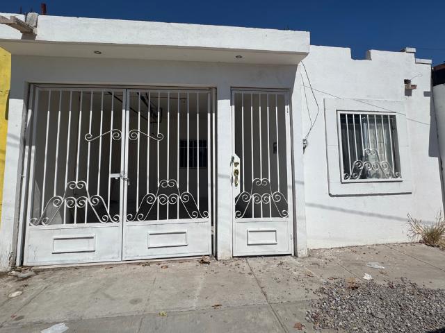 Casa en Venta en Jardines Universidad, Torreón Precio Asequible