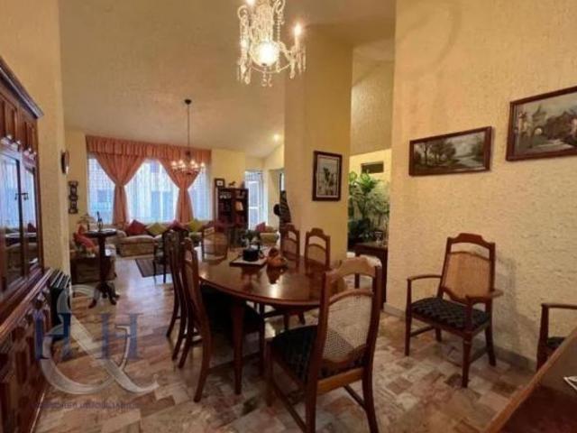 Casa En Venta En Jardines Universidad