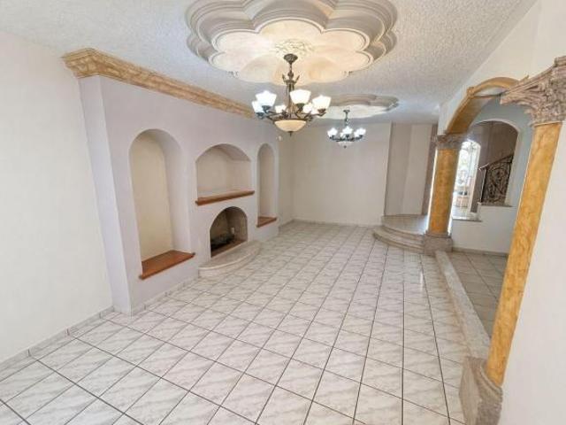 CASA EN VENTA EN JARDINES UNIVERSIDAD $9,450,000