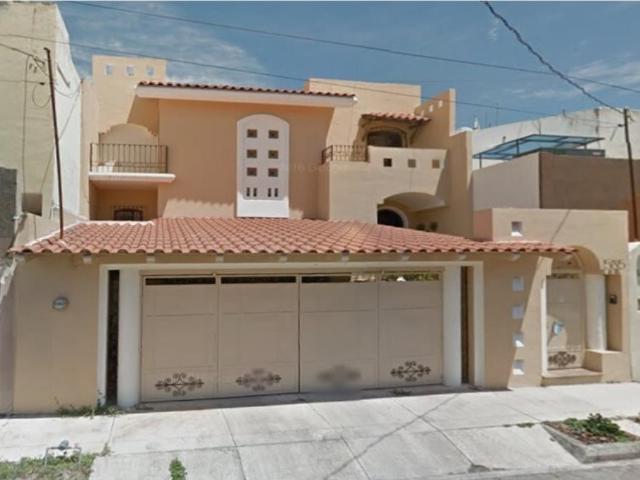Casa en venta en Jardines Vista Hermosa, Colima, Colima