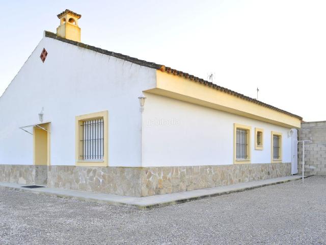 Casa en venta en Jerez de la Frontera, Caballero Bonald S. José Obrero Guadalcacín. Magnífica finca con casa, jardín y zona de huerta en la Zona Norte. Casas Jerez de la.