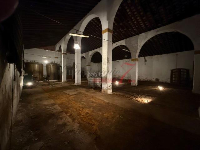 Casa en venta en Jerez de la Frontera, Santiago Coronación. PRECIOSA BODEGA EN SANTIAGO !. Casas Jerez de la.
