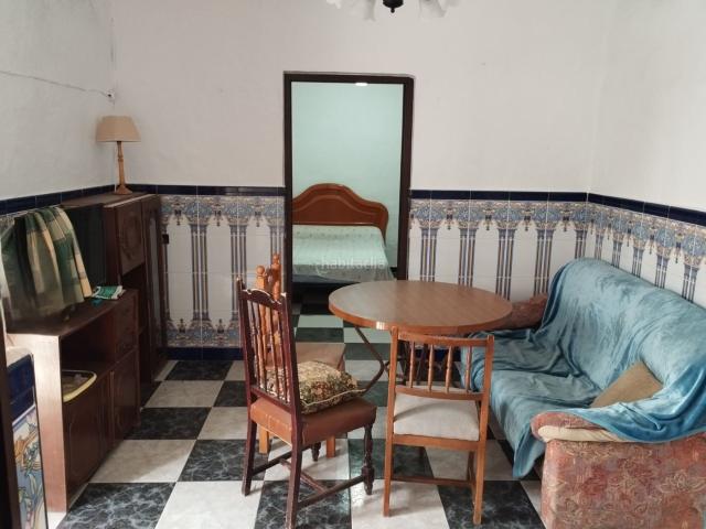 Casa en venta en Jerez de los Caballeros. Casa con corral. A reformar. Salida trasera. Casas Jerez de los.