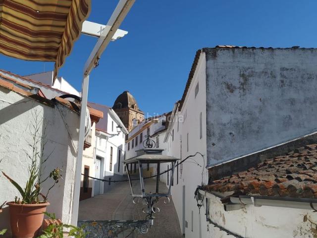 Casa en venta en Jerez de los Caballeros. Casa con patio y terraza. Zona de Santa Maria. Casas Jerez de los.