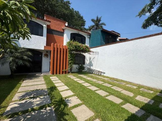 CASA EN VENTA EN JIUTEPEC, MOR. DENTRO DE CONDOMINIO DE SOLO 6 CASAS