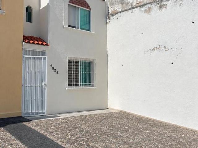 Casa en venta en Jocotán, cerca a Plaza Galerías y Universidad UP
