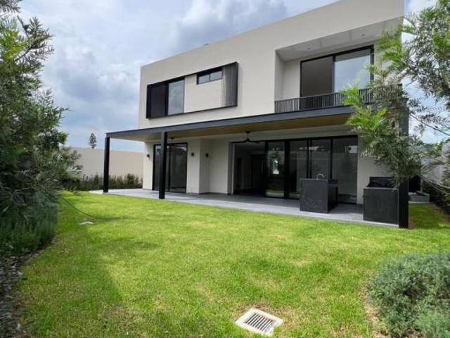 CASA EN VENTA EN JOCKEY RESIDENCIAL