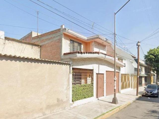 CASA EN VENTA EN JOSE PAGOLA NUMERO 8 COLONIA TEPALCATES IZTAPALAPA CDMX