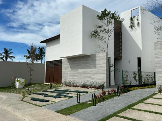 Casa en Venta en Karakal Nuevo Vallarta | Alberca Privada, Rooftop y 4 Recamaras