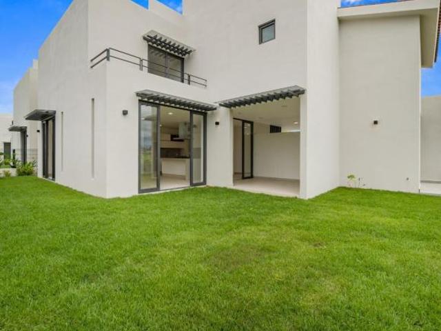 Casa en Venta en Karakal Residencial Nuevo Vallarta 3 Recamaras Cochera para 4 Autos Casa Club