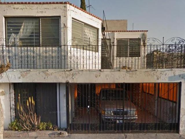 CASA EN VENTA EN LucioMarmolejo137, ZONA DE ORO CELAYA GUANAJUATO