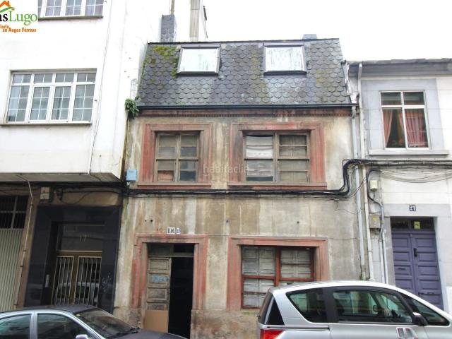 Casa en venta en Lugo, A Milagrosa. CASA A REFORMAR AL LADO DE LA MURALLA. Casas.