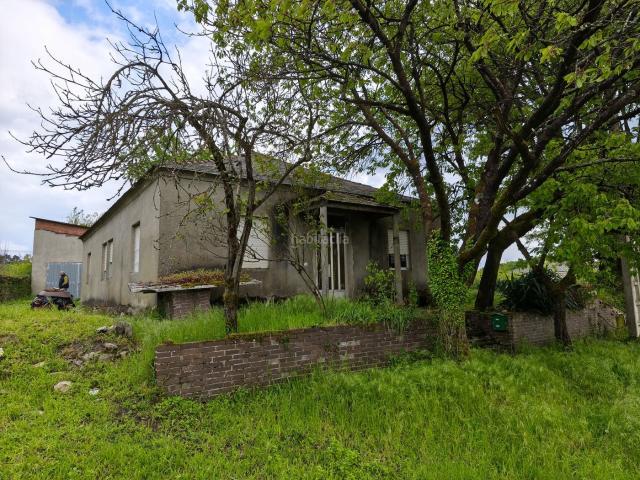 Casa en venta en Lugo, Acea de Olga Augas Férreas. Se vende casa a restaurar integralmente en Muxía. Casas.