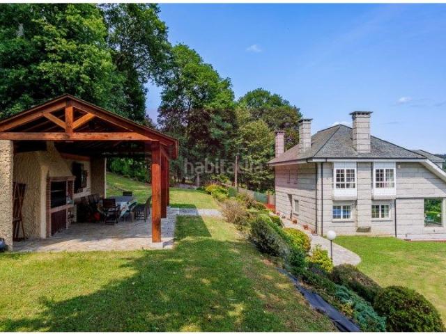 Casa en venta en Lugo, Parroquias del Oeste. EN VENTA EXCEPCIONAL CHALET DE UNOS 520 METROS CONSTRUIDOS SOBRE UNA GRAN PARCELA A 5 MINUTOS DE LUGO. Casas.