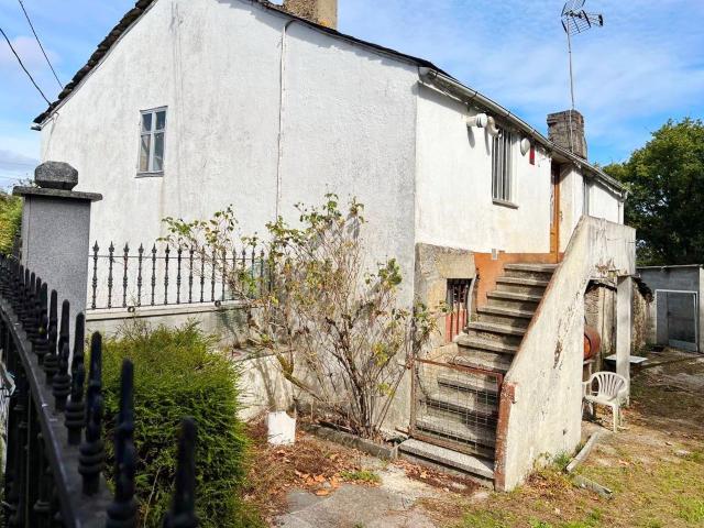 Casa en venta en Lugo, Parroquias del Oeste. Se vende casa y finca A REFORMAR en Calde. Casas.