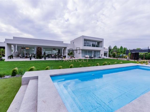 Casa en Venta en Lujosa Casa mediterránea completamente amoblada en Las Brisas de Chicureo