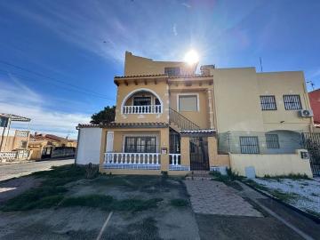 Casa en venta en La Marina, Alicante Costa Blanca
