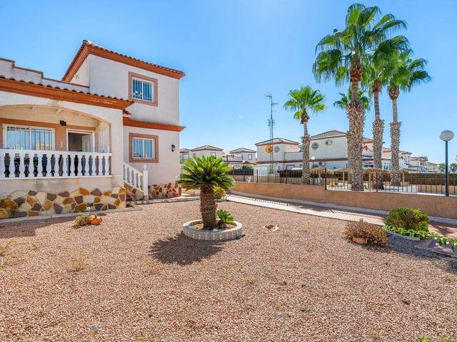 Casa en venta en La Marina, Alicante Costa Blanca