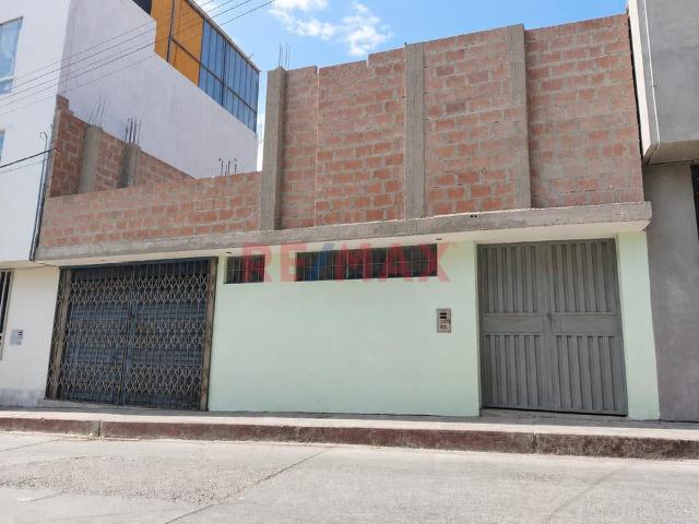 Casa En Venta En La Mejor Zona De Ilo Urb. Huascar